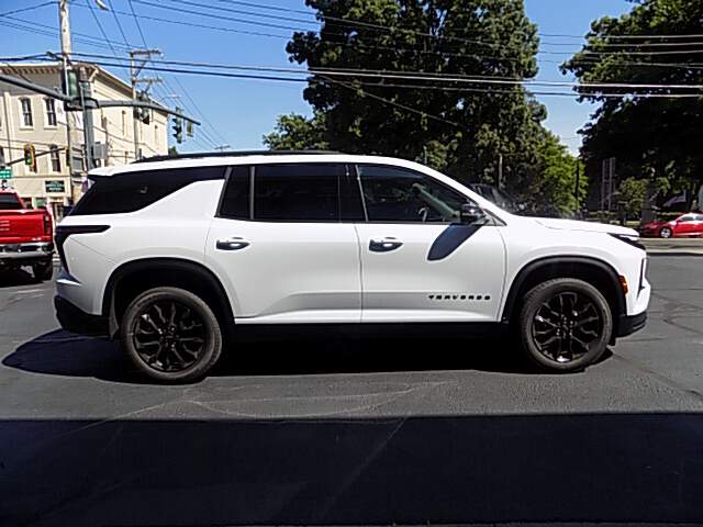  2026 Chevrolet Traverse Image: 5
