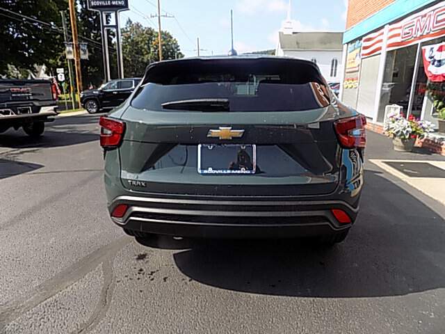  2026 Chevrolet Trax Image: 3