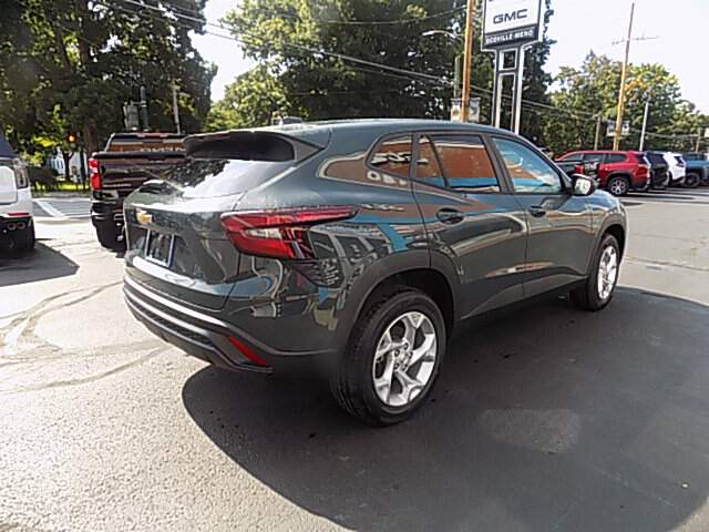  2026 Chevrolet Trax Image: 4