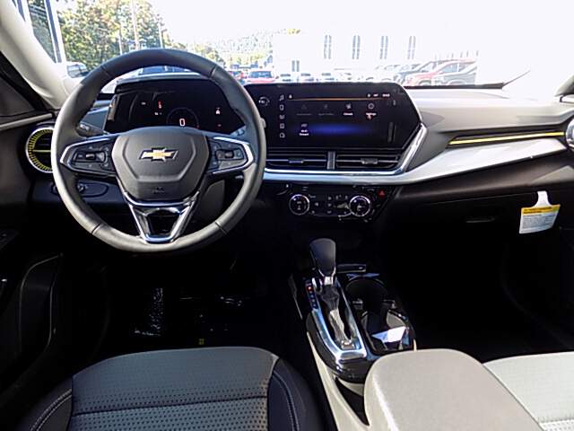  2026 Chevrolet Trax Image: 9