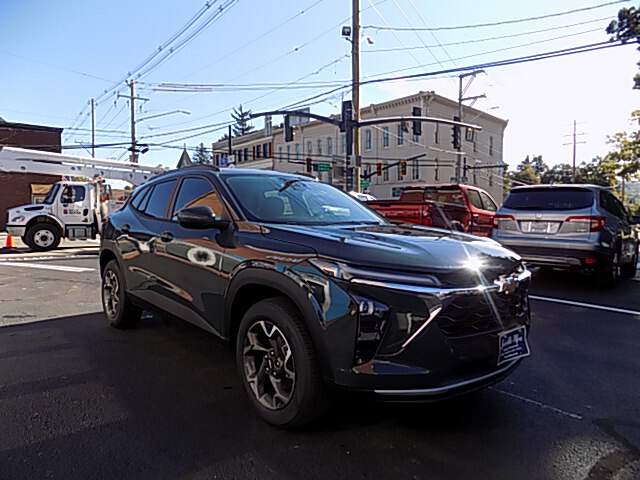 2026 Chevrolet Trax Image: 6