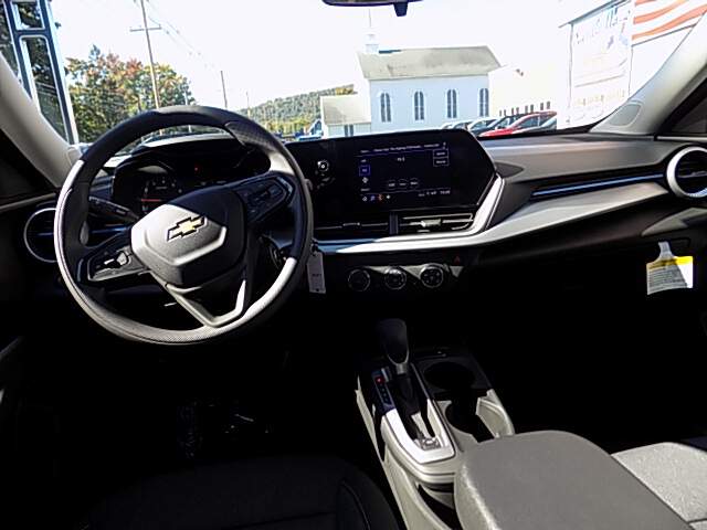  2026 Chevrolet Trax Image: 9