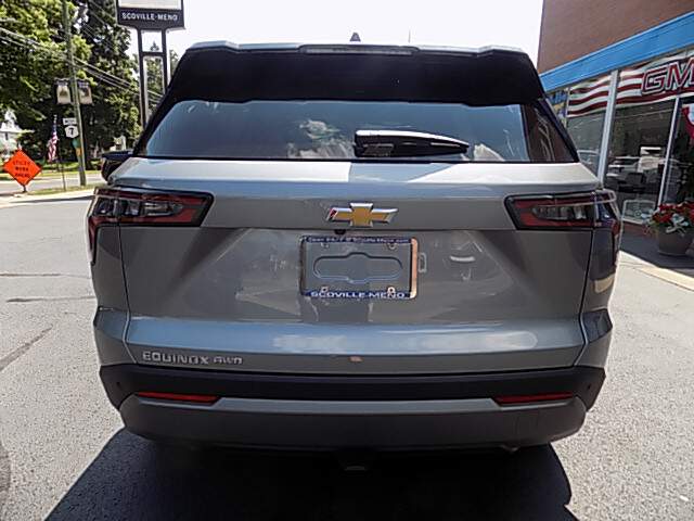  2027 Chevrolet Equinox Image: 3