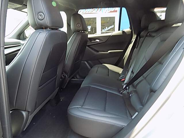  2027 Chevrolet Equinox Image: 8