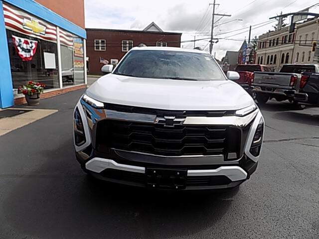  2027 Chevrolet Equinox Image: 7