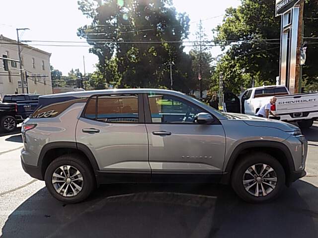  2027 Chevrolet Equinox Image: 3