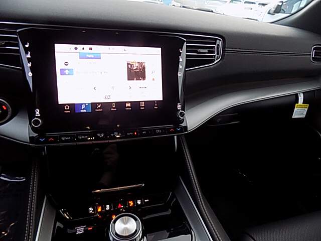  2025 Jeep Wagoneer Image: 13