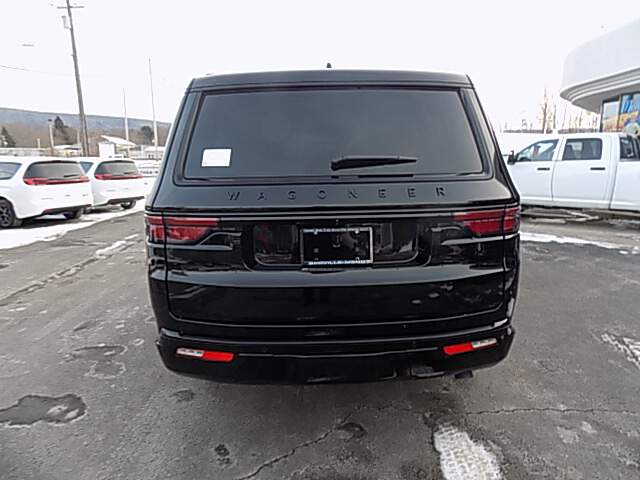  2025 Jeep Wagoneer Image: 3