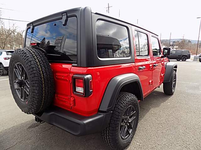  2025 Jeep Wrangler Image: 4