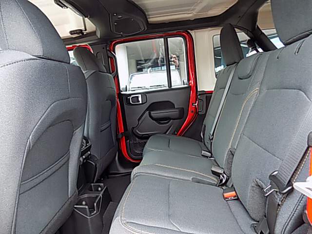  2025 Jeep Wrangler Image: 6