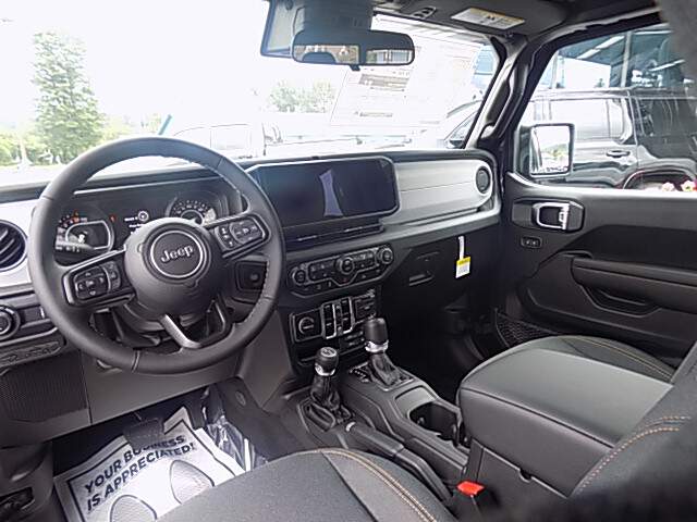  2025 Jeep Gladiator Image: 9