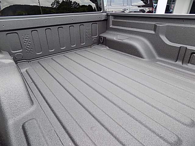  2025 Jeep Gladiator Image: 4