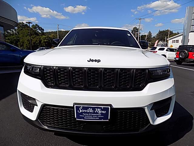  2025 Jeep Grand Cherokee Image:…