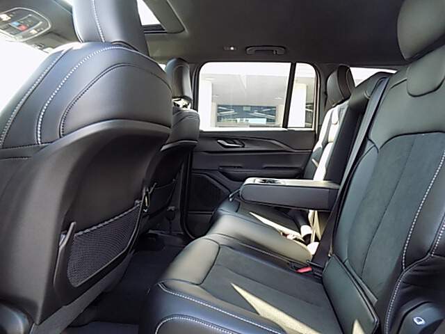  2025 Jeep Grand Cherokee Image:…