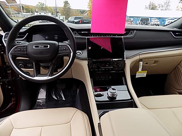  2025 Jeep Grand Cherokee Image:…