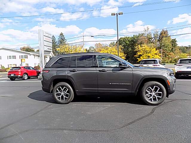  2025 Jeep Grand Cherokee Image:…