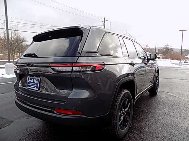  2025 Jeep Grand Cherokee Image:…