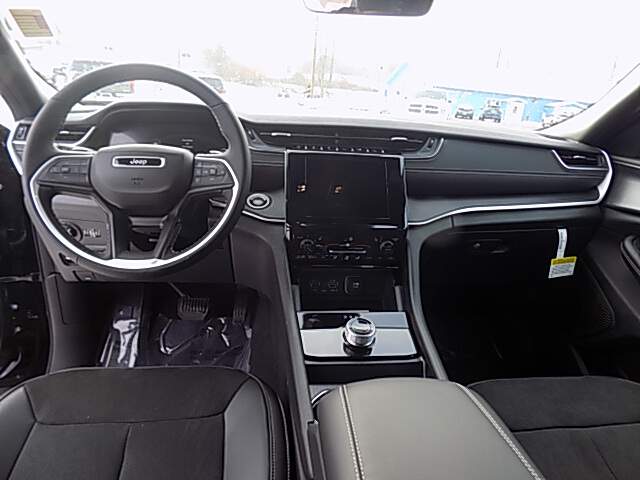  2025 Jeep Grand Cherokee L…