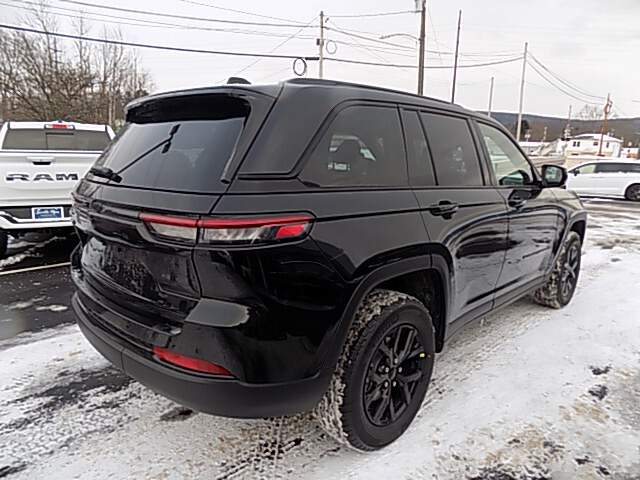  2025 Jeep Grand Cherokee Image:…