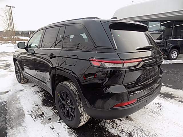  2025 Jeep Grand Cherokee Image:…