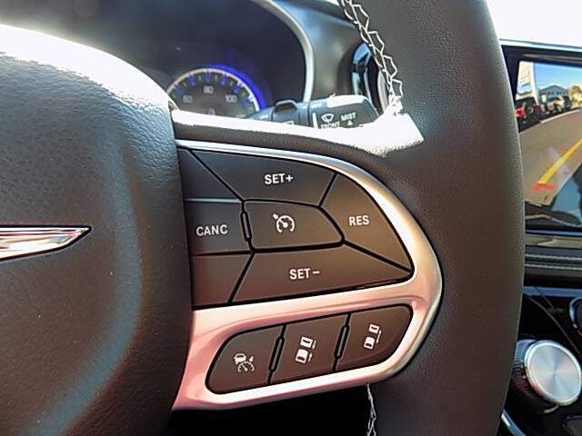  2026 Chrysler Pacifica Image: 13