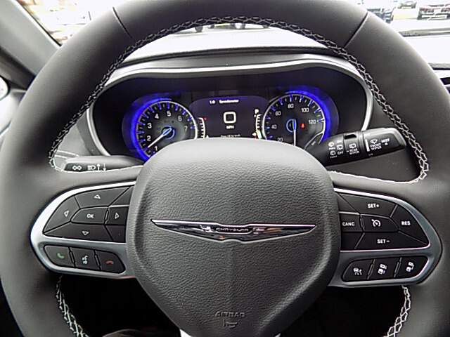  2026 Chrysler Pacifica Image: 13