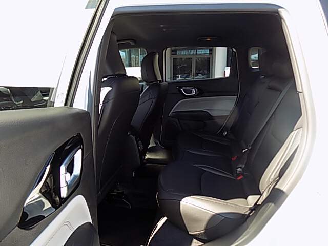  2026 Jeep Compass Image: 9