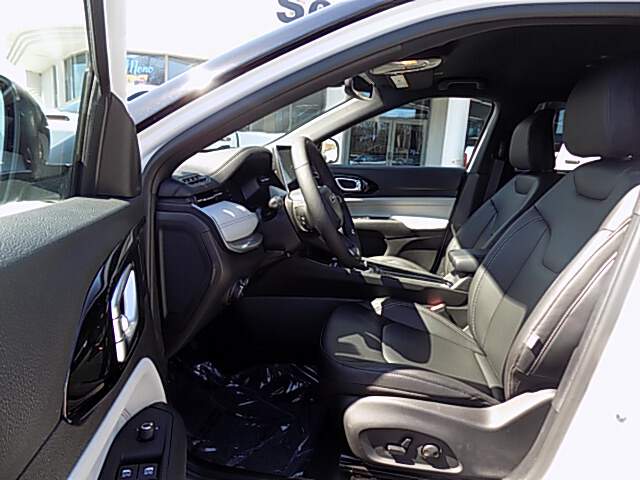  2026 Jeep Compass Image: 8