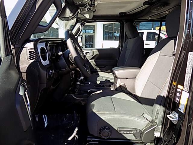  2026 Jeep Wrangler Image: 8