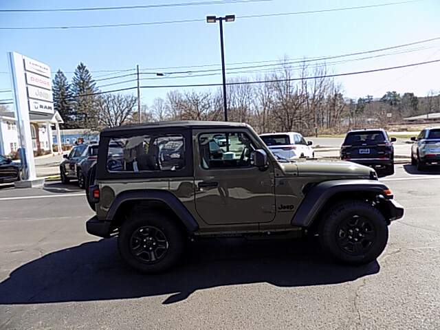  2026 Jeep Wrangler Image: 3