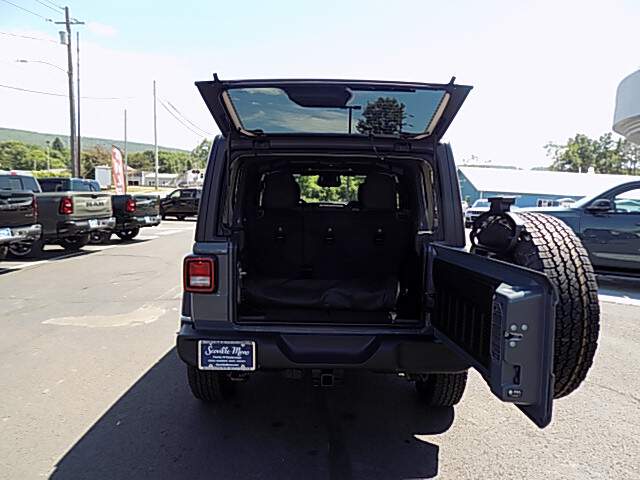  2026 Jeep Wrangler Image: 10