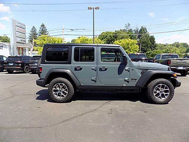  2026 Jeep Wrangler Image: 3