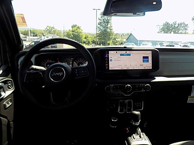  2026 Jeep Wrangler Image: 5