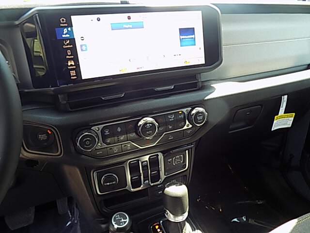  2026 Jeep Wrangler Image: 6