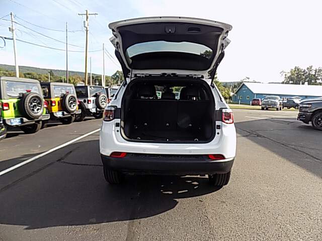  2026 Jeep Compass Image: 4