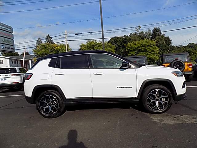  2026 Jeep Compass Image: 5