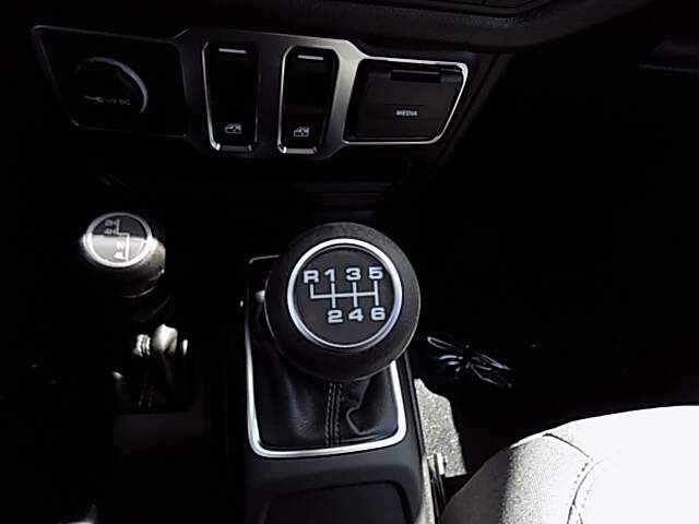  2026 Jeep Wrangler Image: 9