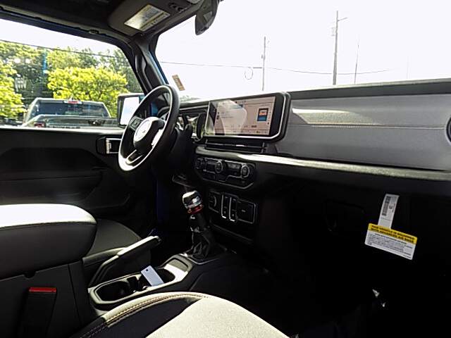  2026 Jeep Wrangler Image: 7