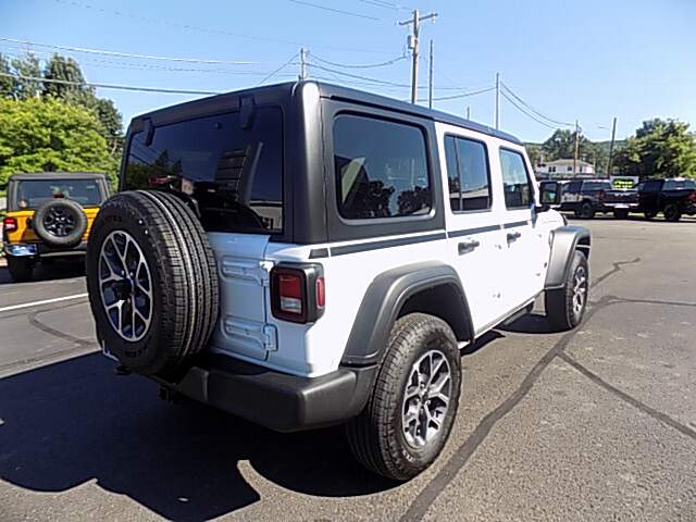  2026 Jeep Wrangler Image: 4
