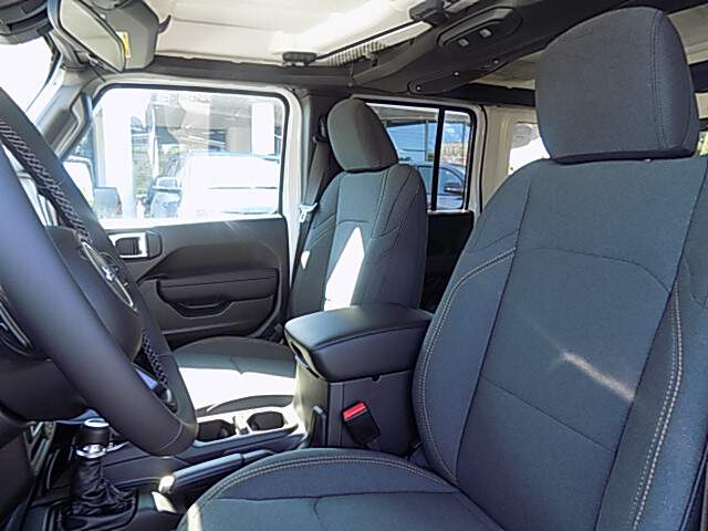  2026 Jeep Wrangler Image: 8
