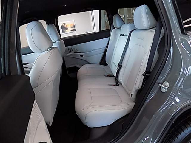  2026 Jeep Cherokee Image: 6