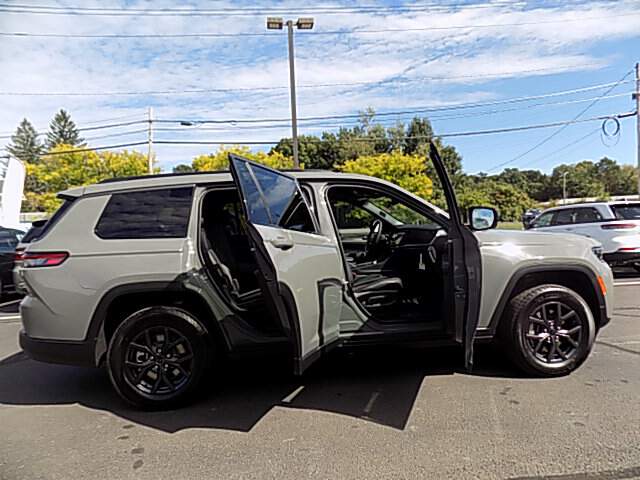  2027 Jeep Grand Cherokee L…