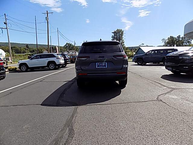  2027 Jeep Grand Cherokee L…