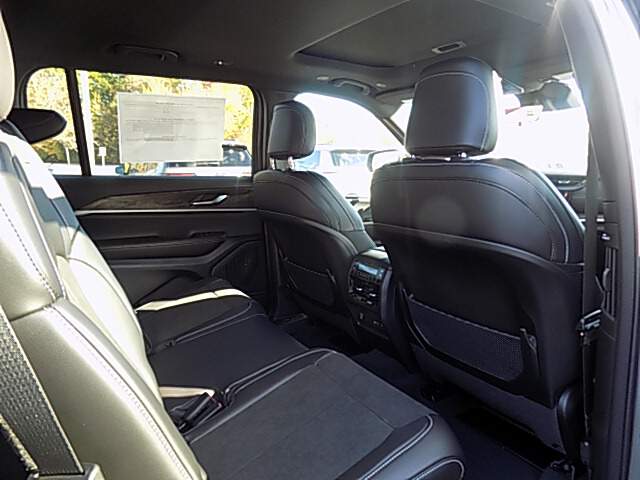  2027 Jeep Grand Cherokee L…