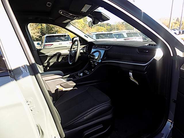  2027 Jeep Grand Cherokee L…