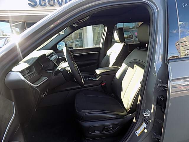  2027 Jeep Grand Cherokee L…