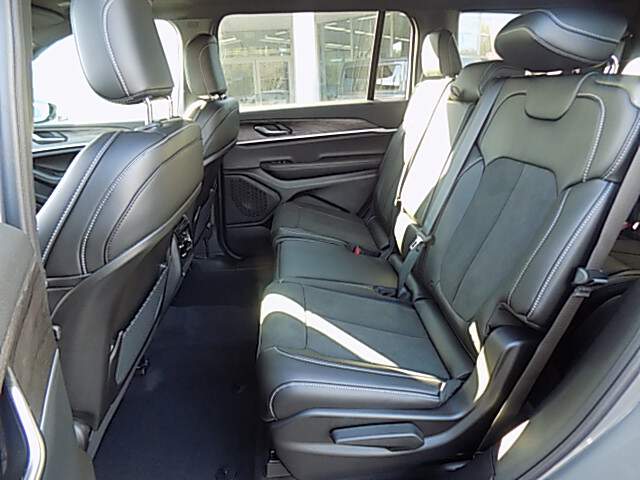  2027 Jeep Grand Cherokee L…