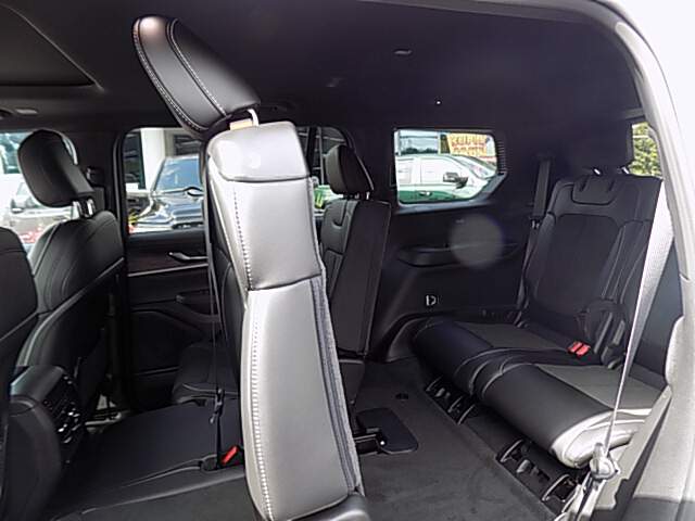  2027 Jeep Grand Cherokee L…