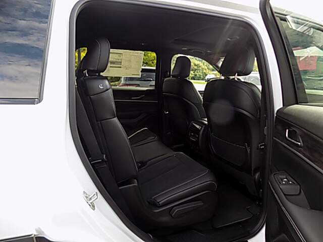  2027 Jeep Grand Cherokee L…