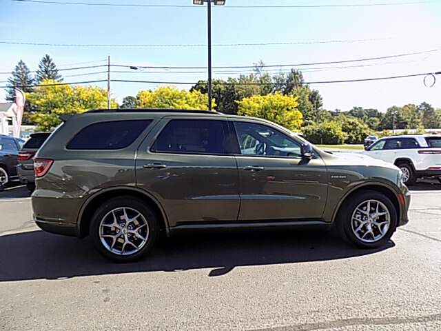  2027 Dodge Durango Image: 3